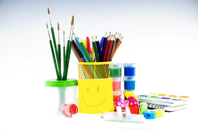 文具用品的世界 从书写工具到高效学习伙伴